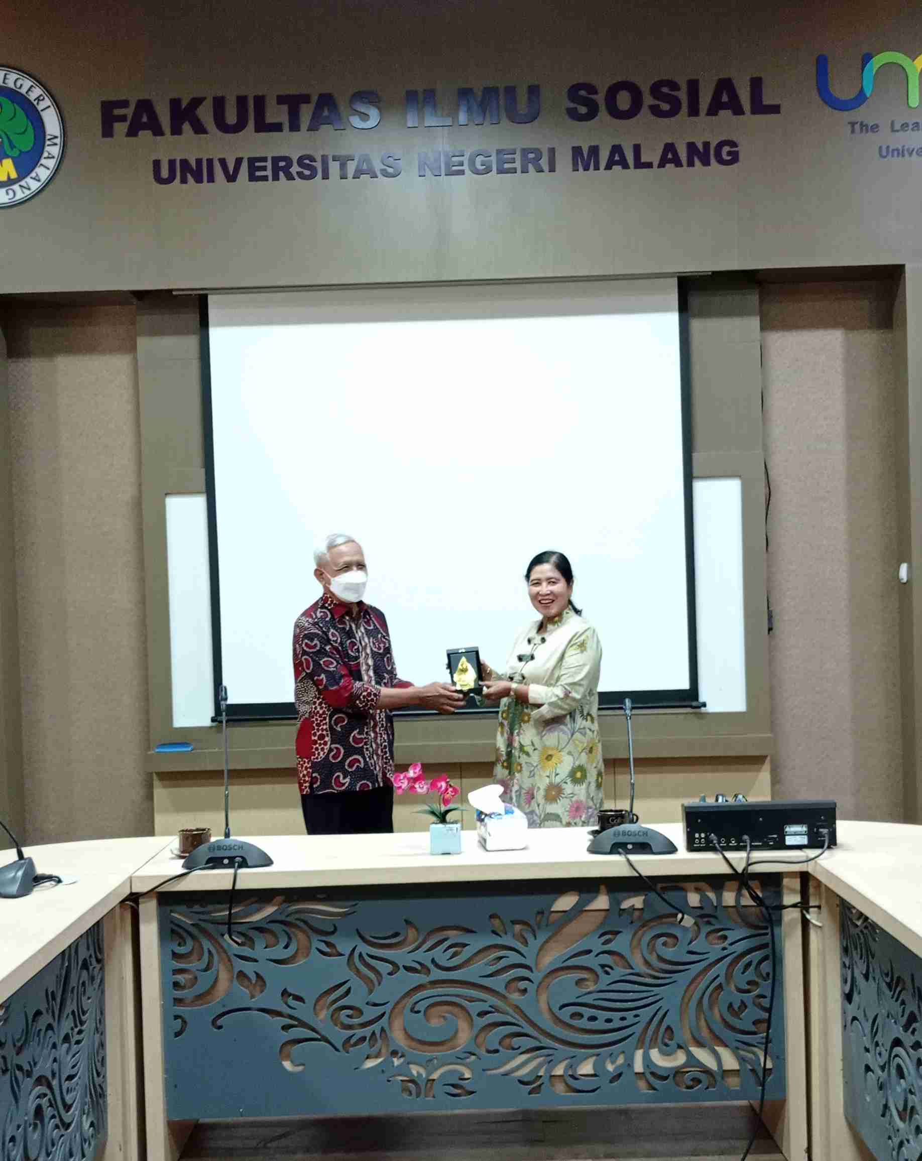 Benchmarking PGPM ke UM